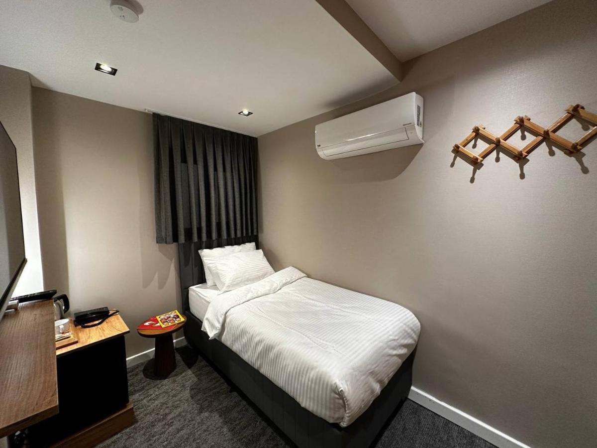 Rexee Hotel Istanbul Bagian luar foto